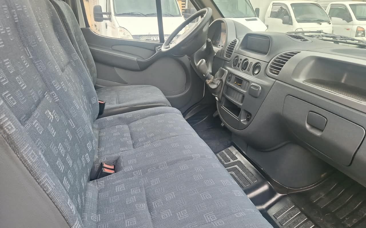 imagem-https://www.socarrao.com.br/sc-vehicle-images-prod/3737679/1788976534125-Y2JjY2Y0NWQtZDkxMy00YmYzLThjYjMtYWQ4NmY3YWRhN2E4LmpwZw.jpg