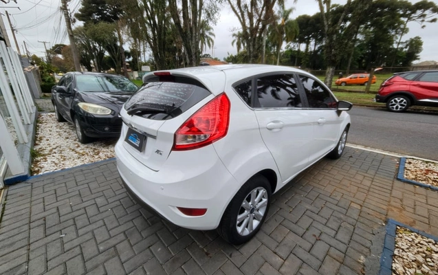 imagem-https://www.socarrao.com.br/sc-vehicle-images-prod/3737790/1788976560324-vehicle_image_1788976276_fa16609749081508ef3437fd6e756696.jpeg