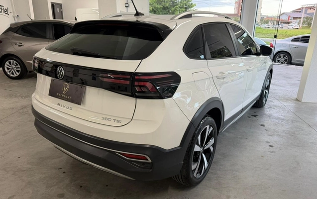 imagem-https://www.socarrao.com.br/sc-vehicle-images-prod/3737919/1788976930386-YjQ3NmMxOGEtNTFhMS00YjY0LWE3ZTAtNWE4M2Y2YzBlYzcwLmpwZw.jpg