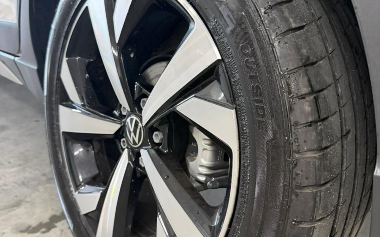 imagem-https://www.socarrao.com.br/sc-vehicle-images-prod/3737919/1788976930894-ODc4OGMxMDktODY1NS00MWM3LWJmZjItN2QwOTQyNzhkNzljLmpwZw.jpg