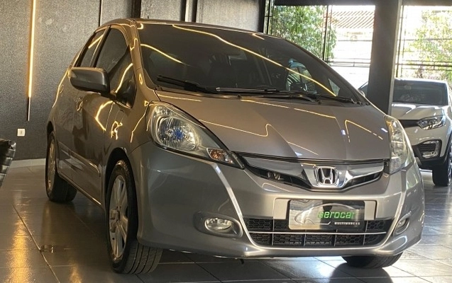 imagem-https://www.socarrao.com.br/sc-vehicle-images-prod/3738069/1788977497904-640_480_honda-fit-new-ex-1-5-16v-flex-13-13-0f3452-3.jpg