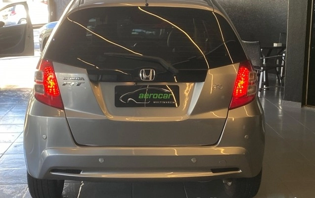 imagem-https://www.socarrao.com.br/sc-vehicle-images-prod/3738069/1788977497906-640_480_honda-fit-new-ex-1-5-16v-flex-13-13-0f3452-5.jpg