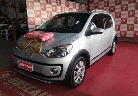 Volkswagen Up! 2015 Prata — foto 1 de 3