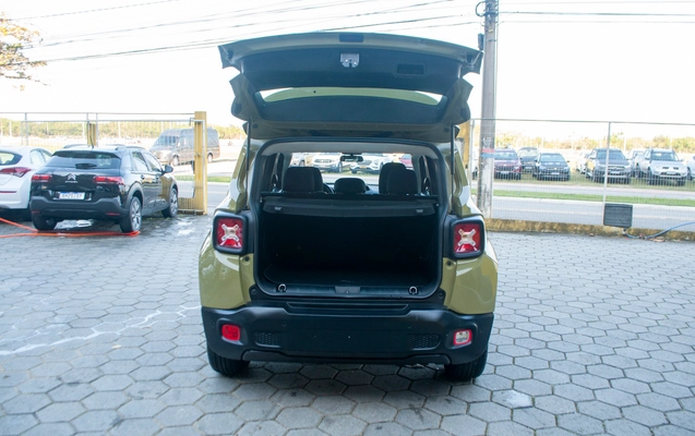 imagem-https://www.socarrao.com.br/sc-vehicle-images-prod/3738227/1788977589468-925ba8dba9f6467583d84b9e2e8d7637_1788977398850.jpg