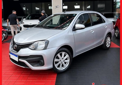 Toyota Etios 2020 Prata — foto 1 de 3