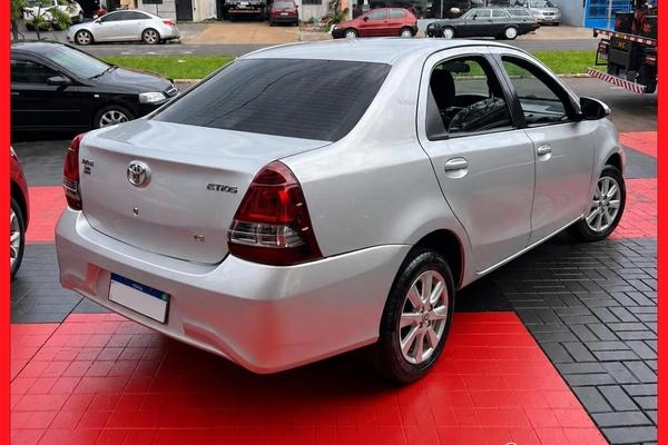 imagem-https://www.socarrao.com.br/sc-vehicle-images-prod/3738270/1788977702581-8317868_4_B_9849ce217c.jpg