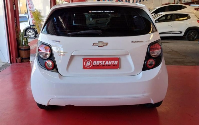 imagem-https://www.socarrao.com.br/sc-vehicle-images-prod/37383/1778009919661-7210222_0_B_8baac99840.jpeg