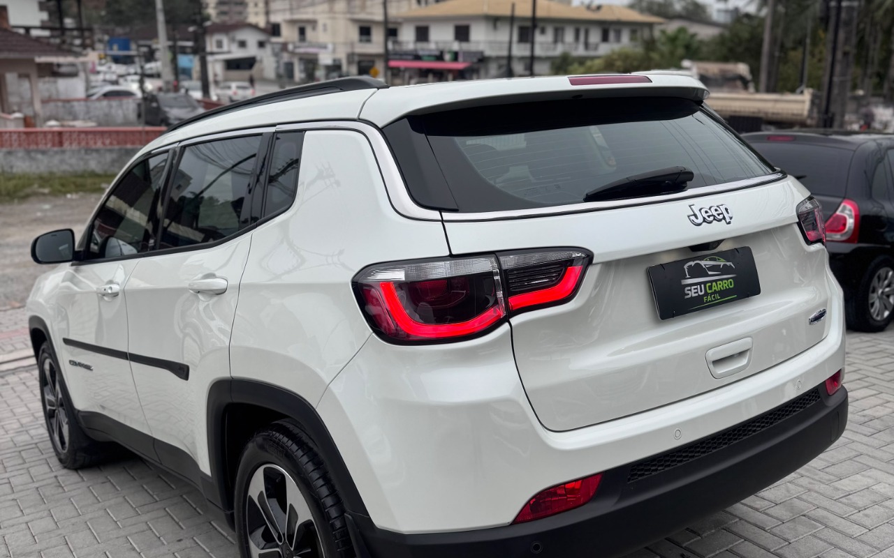 imagem-https://www.socarrao.com.br/sc-vehicle-images-prod/3738368/1788978477049-SU1HLTIwMjYwOTA5LVdBMDA3NS5qcGc.jpg