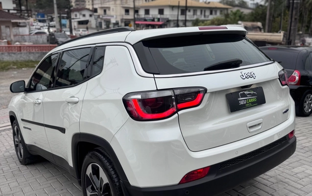 imagem-https://www.socarrao.com.br/sc-vehicle-images-prod/3738368/1788978477049-SU1HLTIwMjYwOTA5LVdBMDA3NS5qcGc.jpg