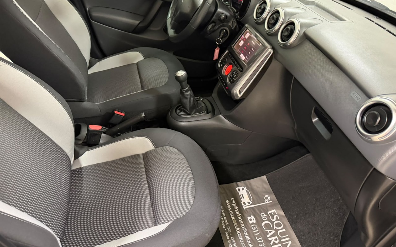 imagem-https://www.socarrao.com.br/sc-vehicle-images-prod/3738391/1788978583603-V2hhdHNBcHAgSW1hZ2UgMjAyNi0wOS0wNSBhdCAxMC4xNi40MSAoMSkuanBlZw.jpeg