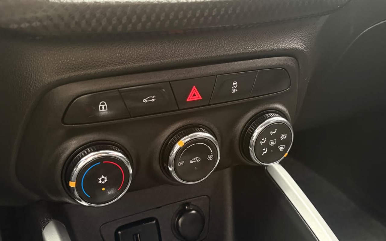 imagem-https://www.socarrao.com.br/sc-vehicle-images-prod/3738450/1788978620342-V2hhdHNBcHAgSW1hZ2UgMjAyNi0wOS0wOSBhdCAxNC4zOS4wMyAoMSkuanBlZw.jpeg