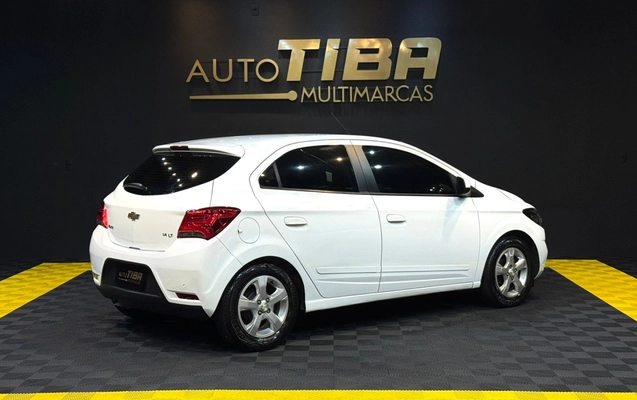 imagem-https://www.socarrao.com.br/sc-vehicle-images-prod/3738483/1788978674938-14_023004.jpg