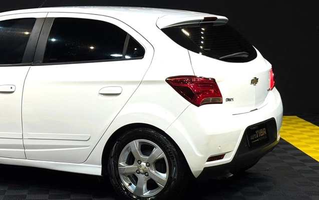 imagem-https://www.socarrao.com.br/sc-vehicle-images-prod/3738483/1788978674940-12_023004.jpg