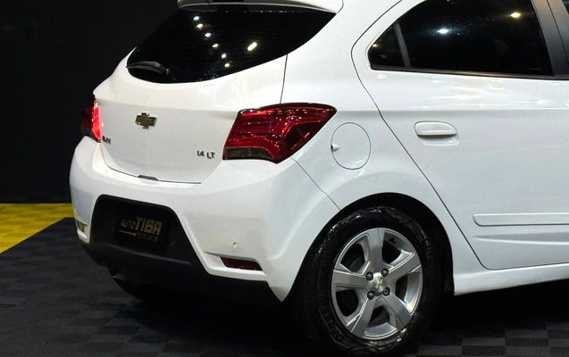 imagem-https://www.socarrao.com.br/sc-vehicle-images-prod/3738483/1788978674942-3_023004.jpg