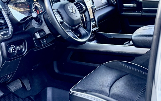 imagem-https://www.socarrao.com.br/sc-vehicle-images-prod/3738772/1788979134662-app-photos-Ie7EuUp7g2oL64RoV625VR4szDVapuFr.jpg