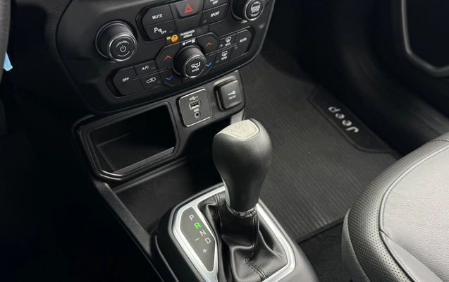 imagem-https://www.socarrao.com.br/sc-vehicle-images-prod/3738825/1788979347046-1_113057.jpg