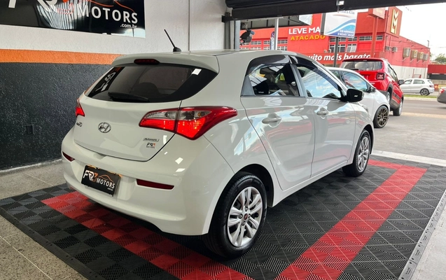 imagem-https://www.socarrao.com.br/sc-vehicle-images-prod/3738836/1788979443023-V2hhdHNBcHAgSW1hZ2UgMjAyNi0wOS0wMyBhdCAxNy4xMS4zMiAoMSkuanBlZw.jpeg