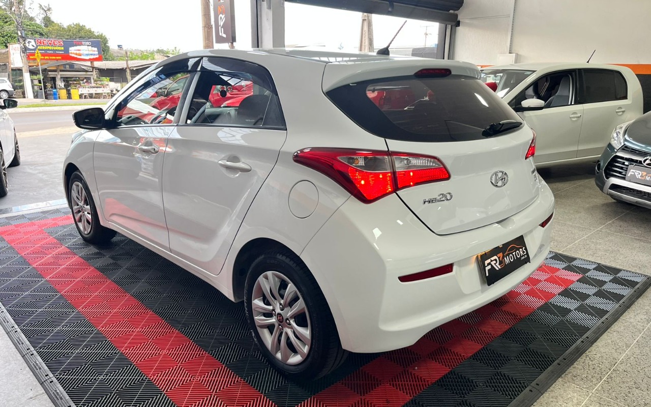 imagem-https://www.socarrao.com.br/sc-vehicle-images-prod/3738836/1788979443404-V2hhdHNBcHAgSW1hZ2UgMjAyNi0wOS0wMyBhdCAxNy4xMS4zMy5qcGVn.jpeg