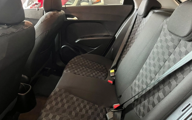 imagem-https://www.socarrao.com.br/sc-vehicle-images-prod/3738836/1788979443531-V2hhdHNBcHAgSW1hZ2UgMjAyNi0wOS0wMyBhdCAxNy4xMS4zMi5qcGVn.jpeg