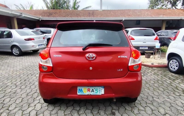 imagem-https://www.socarrao.com.br/sc-vehicle-images-prod/3739116/1789393221436-8461079_2_B_b74d137330.jpeg