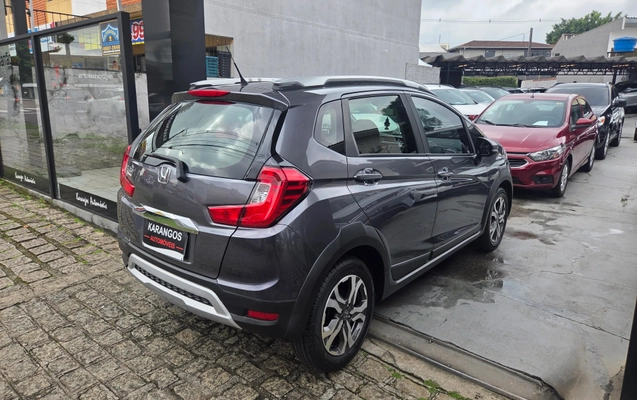 imagem-https://www.socarrao.com.br/sc-vehicle-images-prod/3739205/1788980437382-8b0f646f-047f-492d-8cc8-e039bea3ac60.jpg