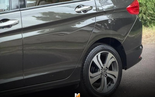 imagem-https://www.socarrao.com.br/sc-vehicle-images-prod/3739254/1788980677889-8382513_9_B_7122e19536.jpeg