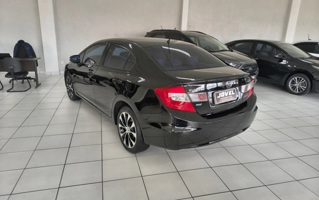 imagem-https://www.socarrao.com.br/sc-vehicle-images-prod/3739636/1788981903646-afcba0a9-a773-4ac8-8224-2f1b54486545.jpg