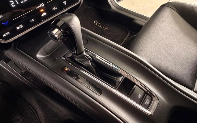 imagem-https://www.socarrao.com.br/sc-vehicle-images-prod/3739694/1789154411081-8450257_13_B_993f7d568e.jpeg