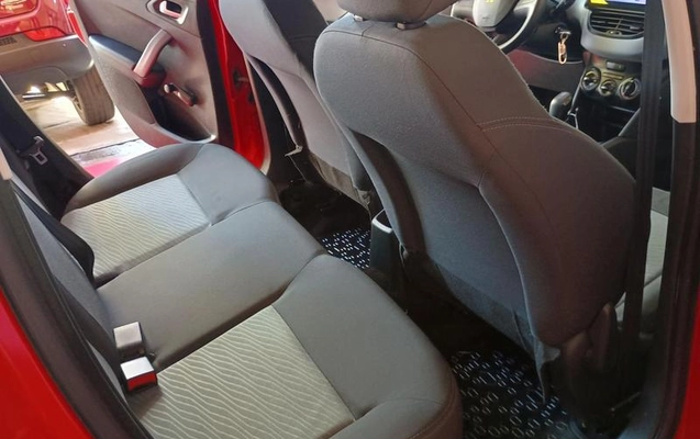 imagem-https://www.socarrao.com.br/sc-vehicle-images-prod/37398/1780315157435-7495155_0_B_33b459765a.jpeg