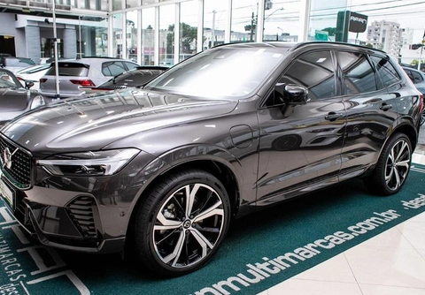 Volvo XC60 2023 Cinza — foto 1 de 3