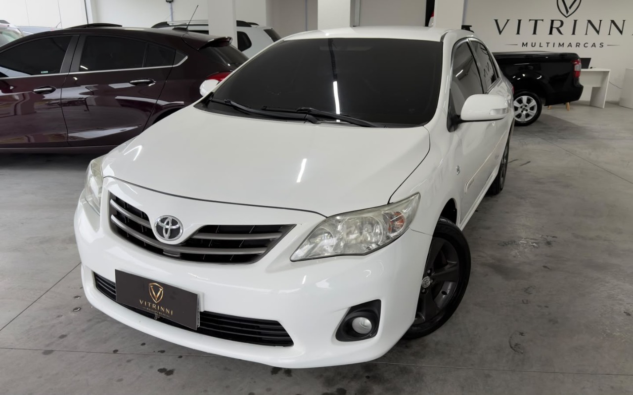 Toyota Corolla 2014 Branco — foto 1 de 3