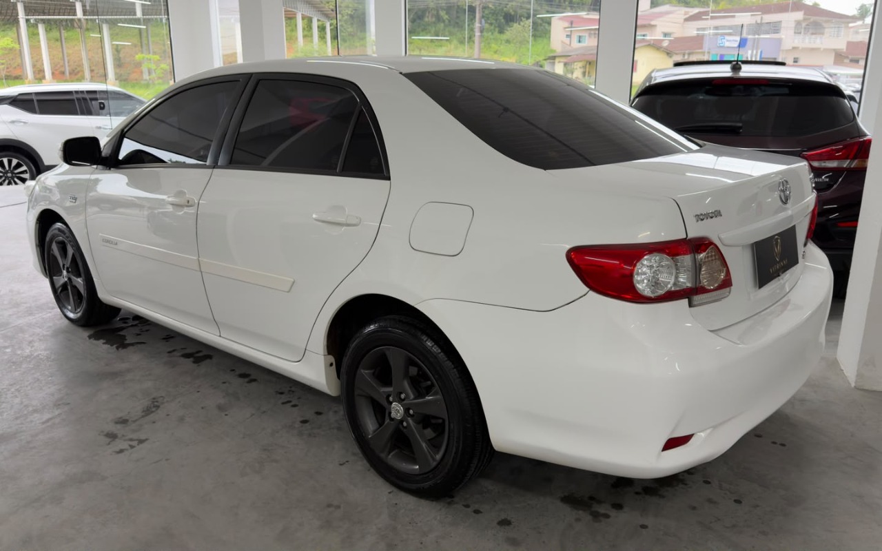 imagem-https://www.socarrao.com.br/sc-vehicle-images-prod/3740023/1788982958193-ZjhhY2M3MDEtMmQ3ZC00Njg0LWJiZmYtZjQ2NzA1MGZiNzRmLmpwZw.jpg