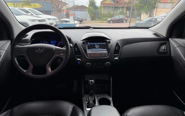 imagem-https://www.socarrao.com.br/sc-vehicle-images-prod/3740058/1788983113277-8452133_8_B_af691718b3.jpeg