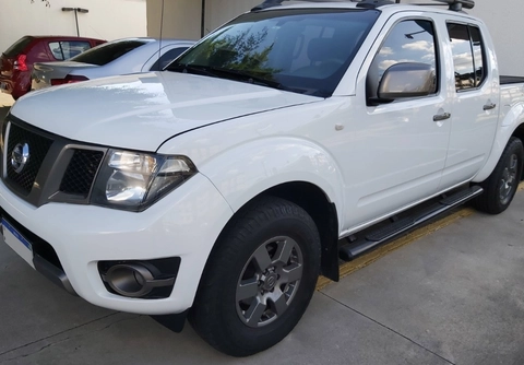 Nissan Frontier 2015 Branco — foto 1 de 3