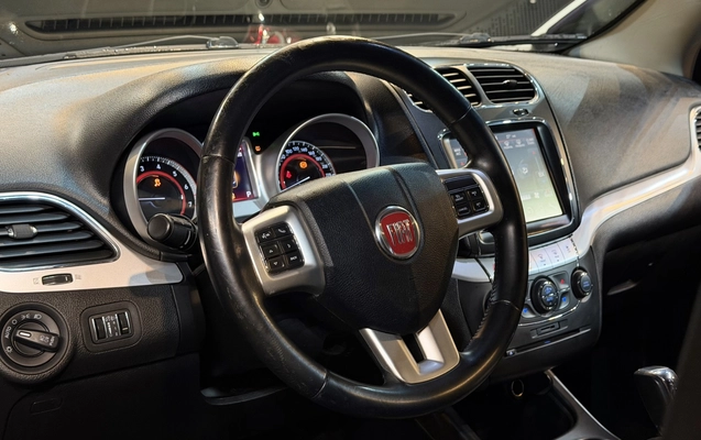 imagem-https://www.socarrao.com.br/sc-vehicle-images-prod/3740160/1788983273248-1_063407.jpg
