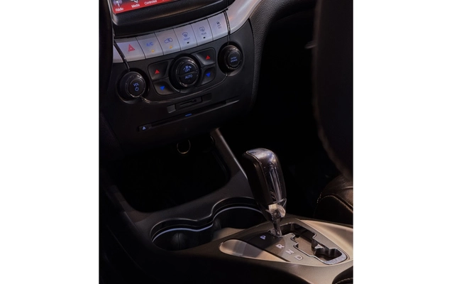 imagem-https://www.socarrao.com.br/sc-vehicle-images-prod/3740160/1788983273249-1_063410.jpg