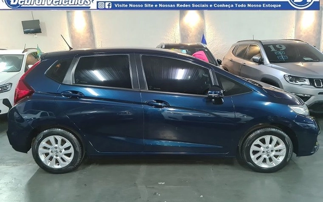 imagem-https://www.socarrao.com.br/sc-vehicle-images-prod/3740289/1789600831878-gb-c3ab6d4.jpg