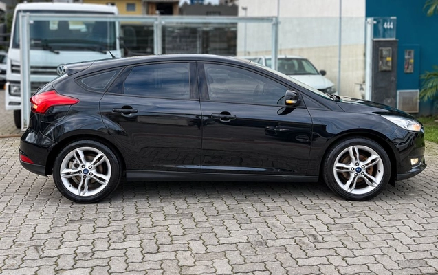 imagem-https://www.socarrao.com.br/sc-vehicle-images-prod/3740323/1788983641648-gb-d333b2b.jpeg