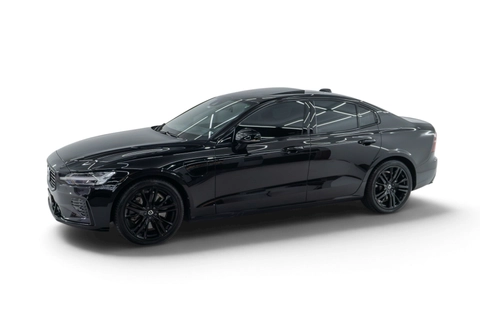 Volvo S60 2020 Preto — foto 1 de 3