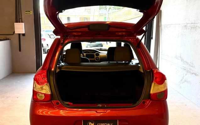 imagem-https://www.socarrao.com.br/sc-vehicle-images-prod/3740422/1788984002248-f3ddc92f-86a2-4bc9-ae83-5a16aad98347.jpg