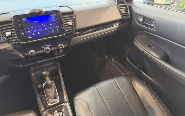 imagem-https://www.socarrao.com.br/sc-vehicle-images-prod/3740438/1789999767040-8461738_10_B_924ffb4d78.jpeg