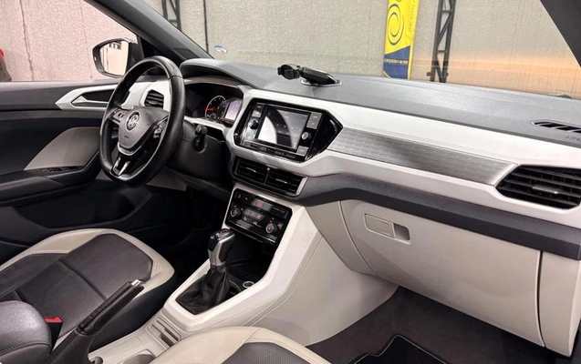 imagem-https://www.socarrao.com.br/sc-vehicle-images-prod/3740627/1789131073005-8459490_12_B_fa8643a761.jpeg