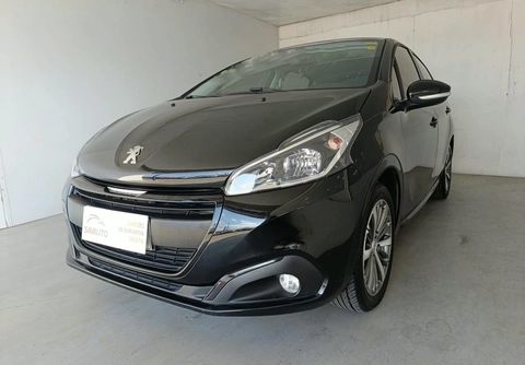 Peugeot 208 2020 Preto — foto 1 de 3