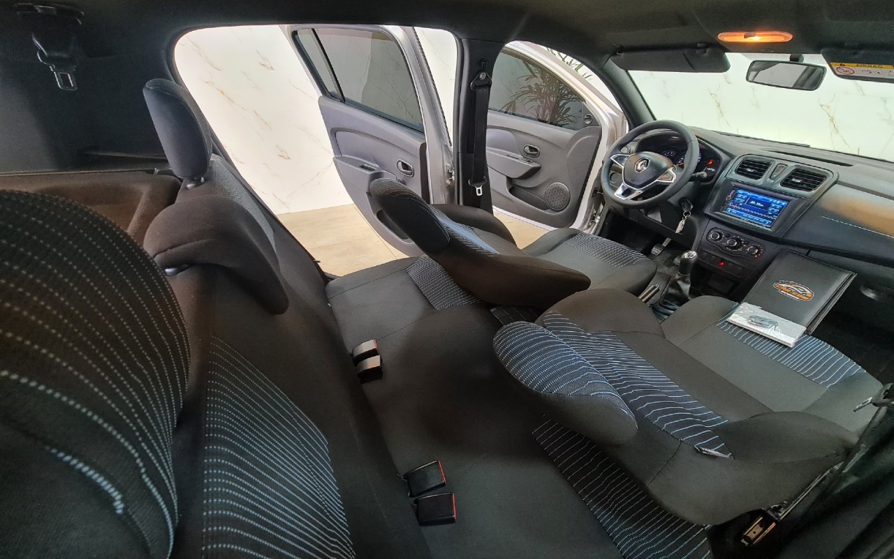 imagem-https://www.socarrao.com.br/sc-vehicle-images-prod/3740876/1789838744591-RXh0cmEgKDMpLmpwZw.jpg