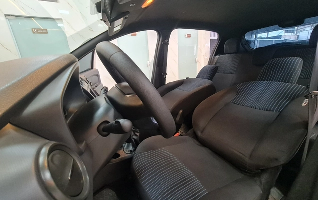imagem-https://www.socarrao.com.br/sc-vehicle-images-prod/3740876/1789838744645-RXh0cmEgKDQpLmpwZw.jpg