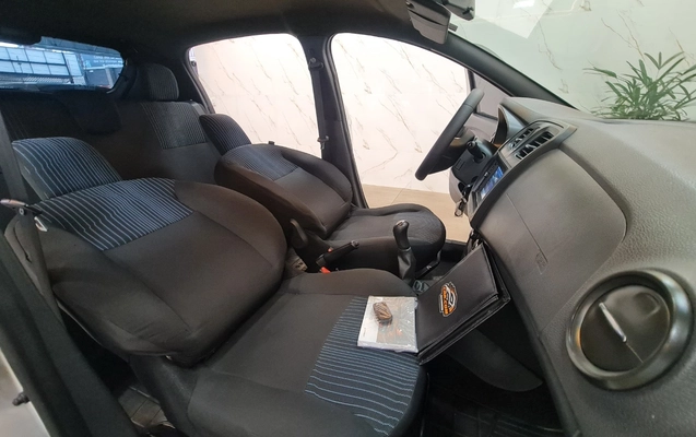 imagem-https://www.socarrao.com.br/sc-vehicle-images-prod/3740876/1789838744704-MTAuanBn.jpg