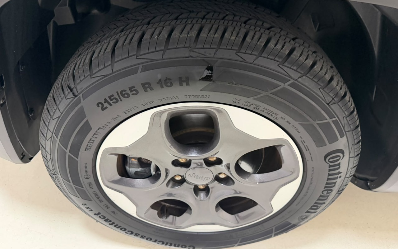 imagem-https://www.socarrao.com.br/sc-vehicle-images-prod/3741031/1788985573228-V2hhdHNBcHAgSW1hZ2UgMjAyNi0wOS0wNSBhdCAxMC4yMi4wNSAoMykuanBlZw.jpeg