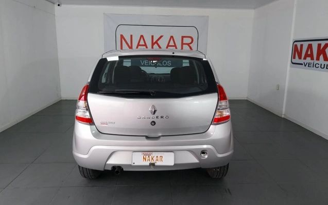 imagem-https://www.socarrao.com.br/sc-vehicle-images-prod/3741063/1789130278869-25UXhM42wvOe0TEUFMRm6wNl2mbmg7kF.jpg
