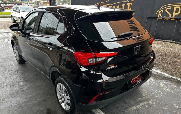 imagem-https://www.socarrao.com.br/sc-vehicle-images-prod/3741266/1788986477592-9iUvazLWRlxxq8O9uqljSmVsNZladG3y.jpg
