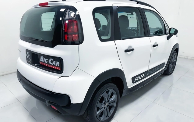 imagem-https://www.socarrao.com.br/sc-vehicle-images-prod/3741372/1789070546820-31112e49c47a4d9886cf5a9900368544_1789070512554.jpg